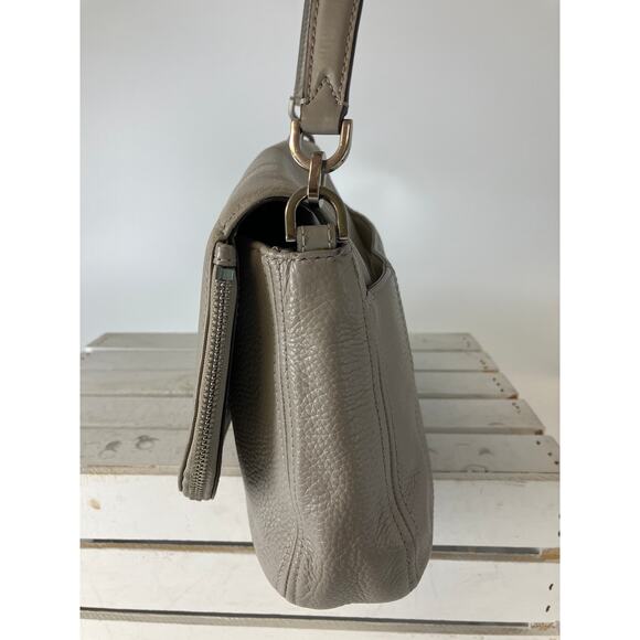 MICHAEL KORS, GRAY MEDIUM PEBBLED LEATHER SHOULDER BAG - Picture 4 of 16